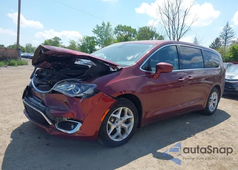 2018 Chrysler Pacifica Touring Plus z USA, uszkodzony, nr VIN 2C4RC1FG2JR150059